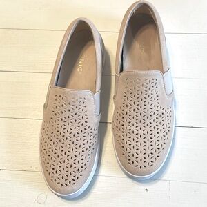 Vionic loafer. Light cream/pink with white soul. Size 8.